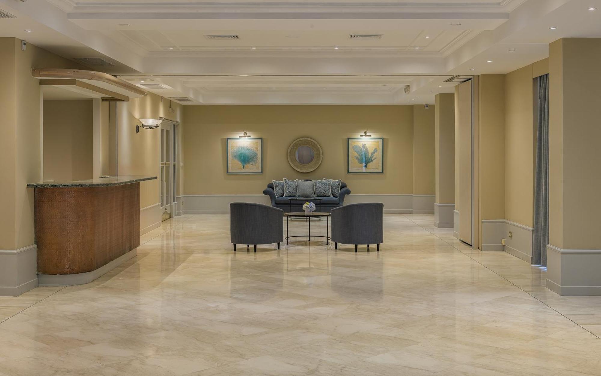 Отель Corinthia St George'S Bay Сент Джулианс Экстерьер фото Lobby